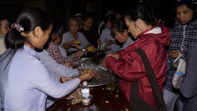Prostrating five hundred names Bodhisattva Avalokitesvara at Dong Cao Pagoda