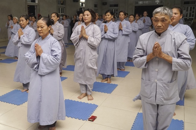 Prostrating five hundred names Bodhisattva Avalokitesvara at Dong Cao Pagoda
