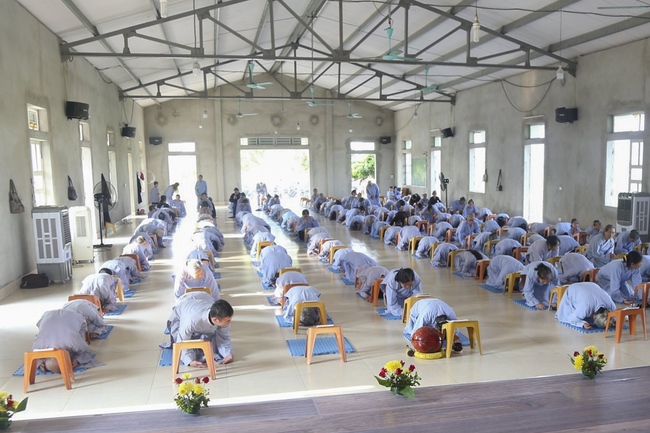 One-day Retreat at Dong Cao Pagoda