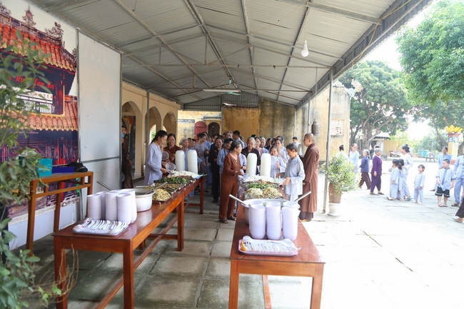 One-day Retreat at Dong Cao Pagoda