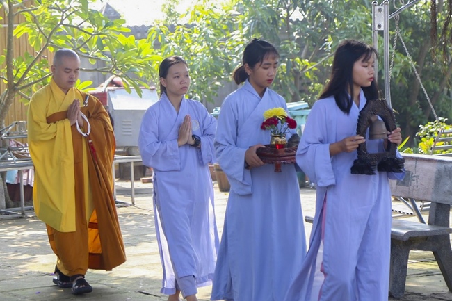 One-day Retreat at Dong Cao Pagoda