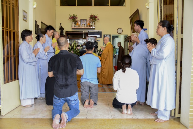 The  praying ceremony for rebirth and releasing creatures in Hoc Mon