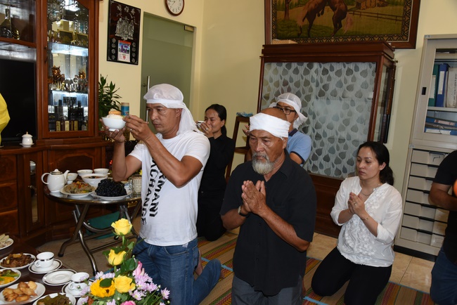 The  praying ceremony for rebirth and releasing creatures in Hoc Mon