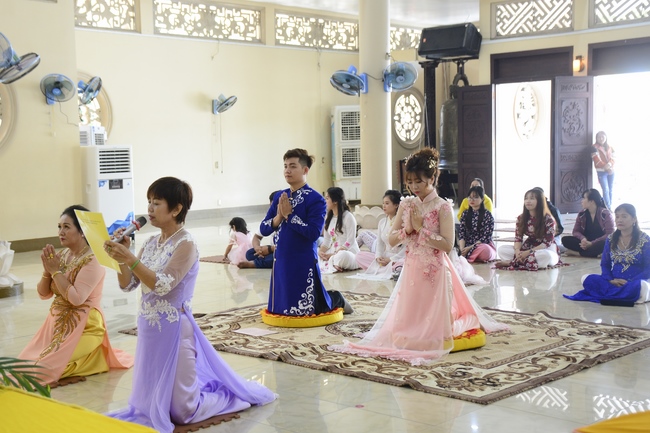 The Wedding Ceremony at the pagoda