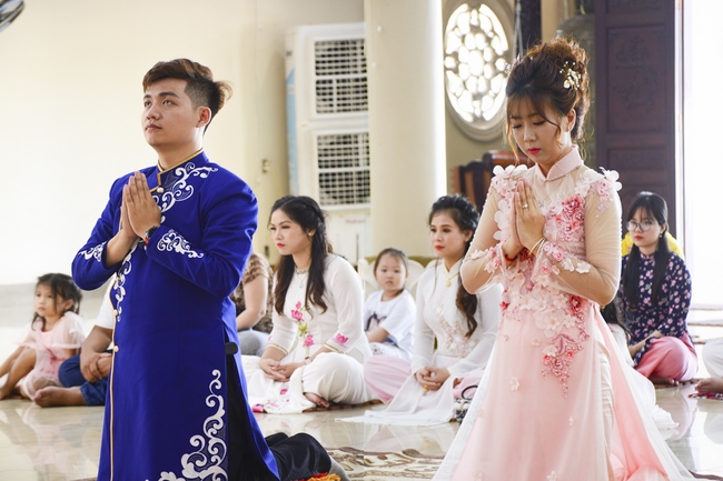 The Wedding Ceremony at the pagoda
