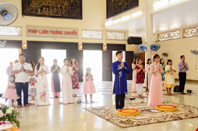 The Wedding Ceremony at the pagoda