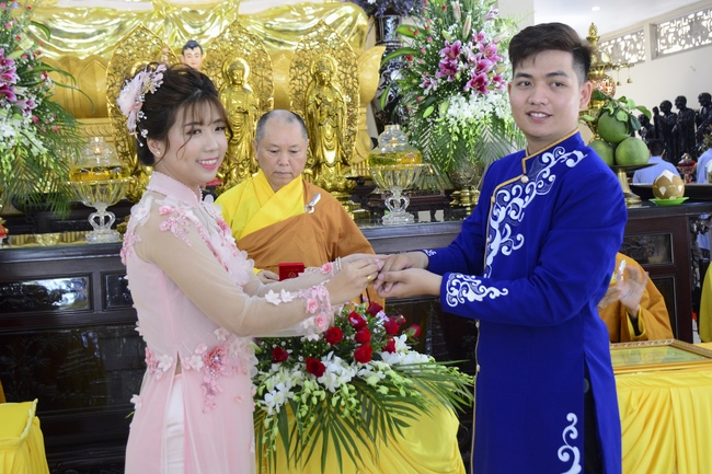 The Wedding Ceremony at the pagoda