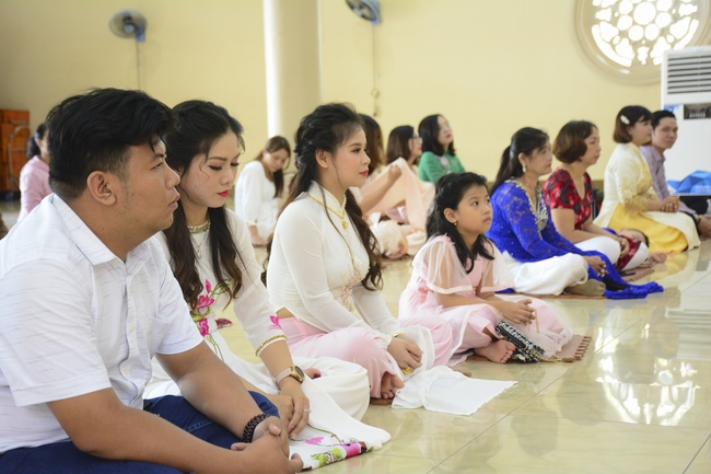 The Wedding Ceremony at the pagoda