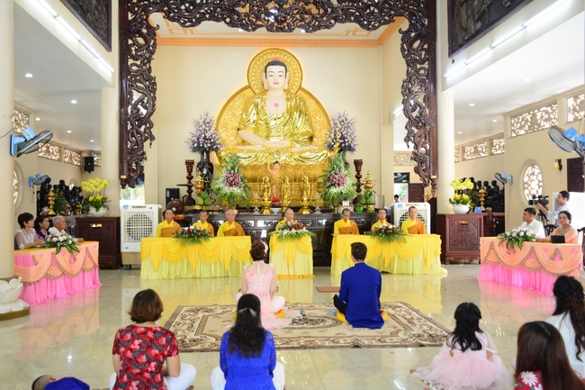 The Wedding Ceremony at the pagoda