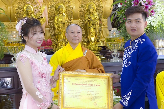 The Wedding Ceremony at the pagoda