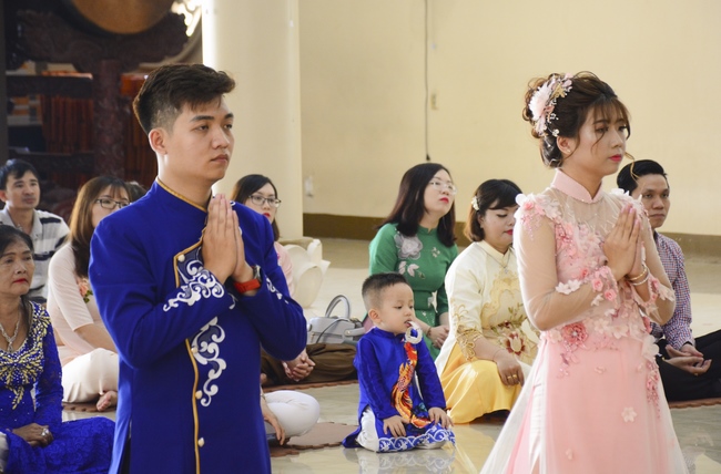 The Wedding Ceremony at the pagoda