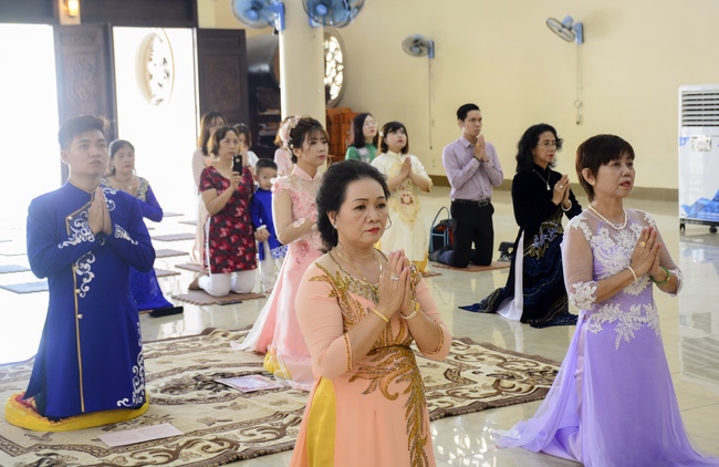 The Wedding Ceremony at the pagoda