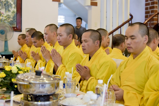 The rite offering for Monks to pray for rebirth to Mrs. Tran Thi Chen.