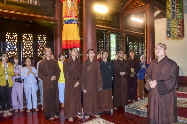 Ngày thứ 2 – chuyến hành hương tâm linh tại Hà Nội