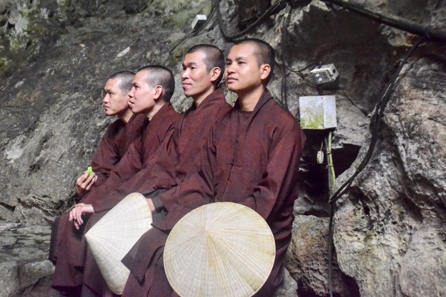 Ngày thứ 2 – chuyến hành hương tâm linh tại Hà Nội