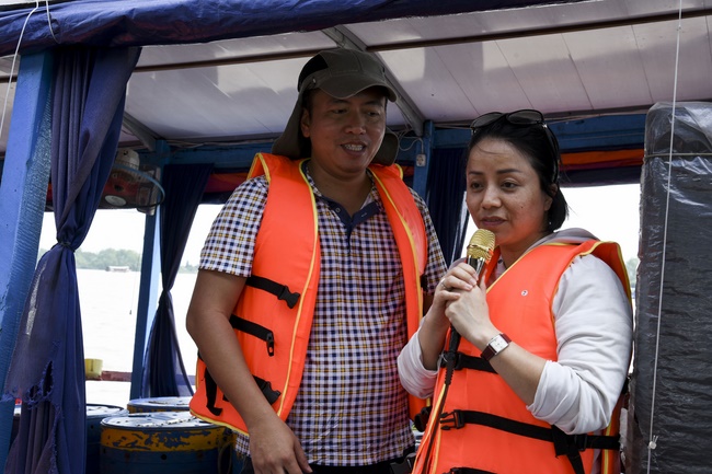 Offering to Quoc Thoi Pagoda and freeing creatures in Ben Tre