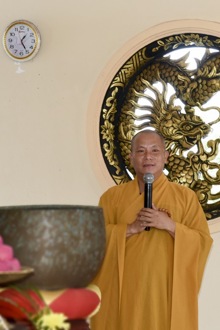 Offering to Quoc Thoi Pagoda and freeing creatures in Ben Tre