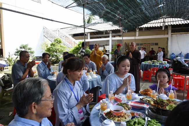 Offering to Quoc Thoi Pagoda and freeing creatures in Ben Tre