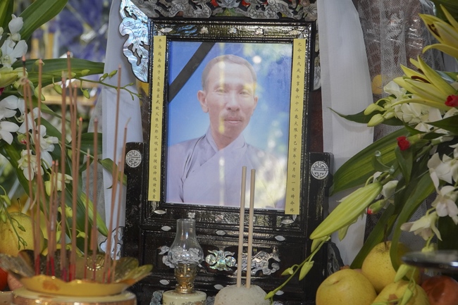 Visiting Upāsaka Nhuan Tin Funeral