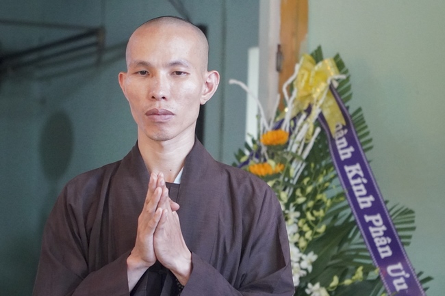 Visiting Upāsaka Nhuan Tin Funeral