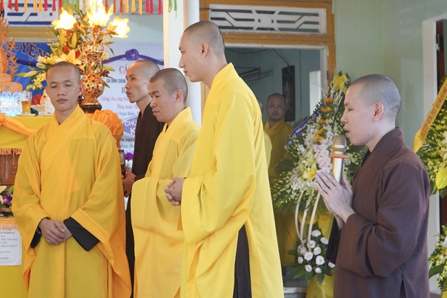 Visiting Upāsaka Nhuan Tin Funeral