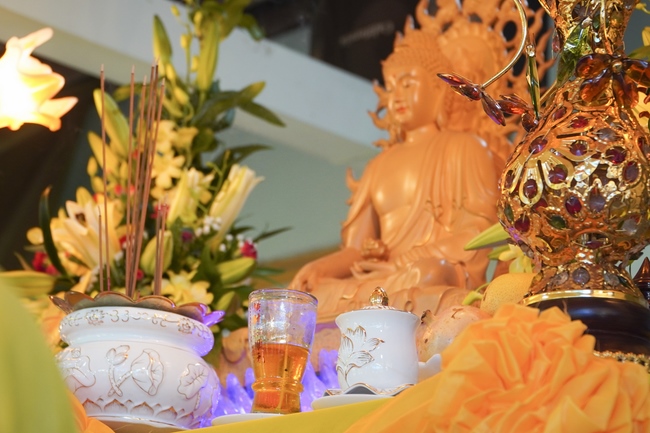 Visiting Upāsaka Nhuan Tin Funeral