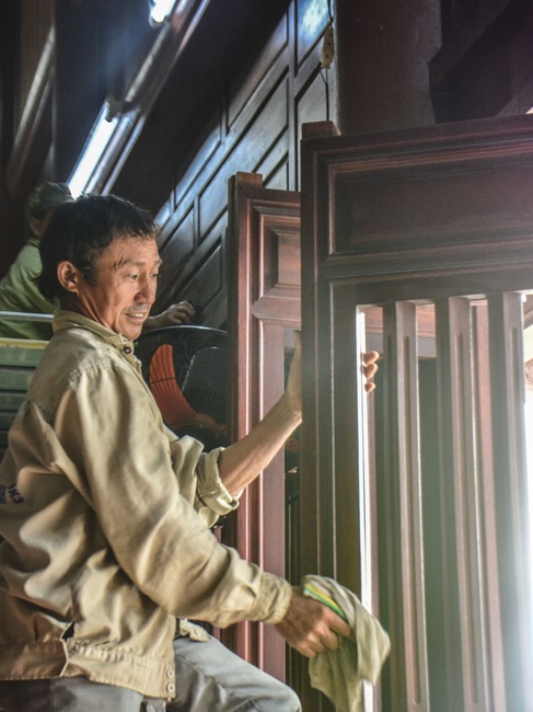 The Retreat Meditating - Reciting the Buddha's name for three days at Tay Khanh pagoda