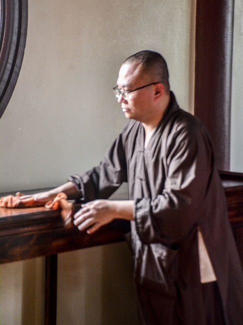 The Retreat Meditating - Reciting the Buddha's name for three days at Tay Khanh pagoda