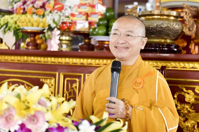 The first day cultivation of meditating - reciting the Buddha's name at Tay Khanh Pagoda