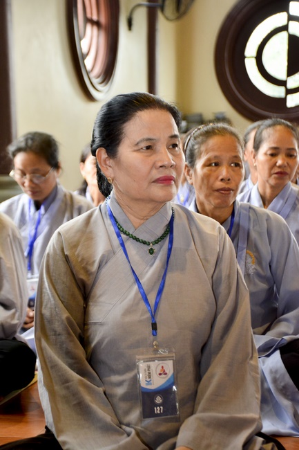 The first day cultivation of meditating - reciting the Buddha's name at Tay Khanh Pagoda