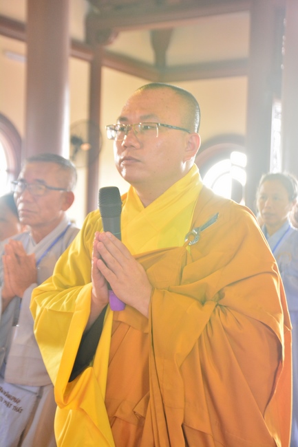 The second cultivation day of three day meditating - reciting the Buddha's name at Tay Khanh Pagoda