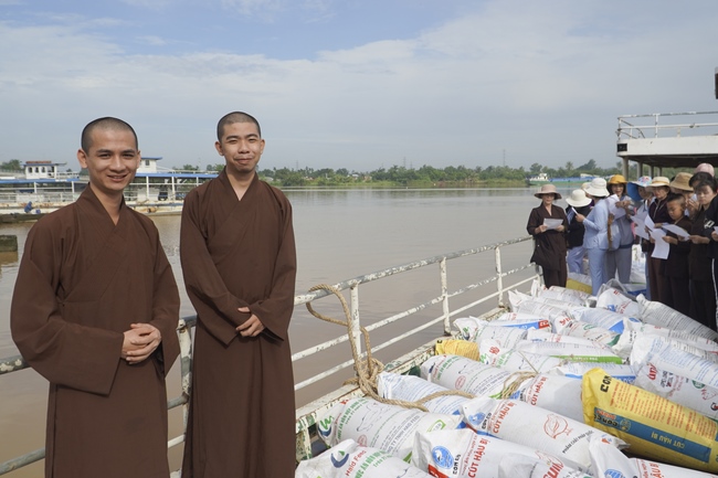 Freeing creatures and Praying for the rebirth in Dong Nai