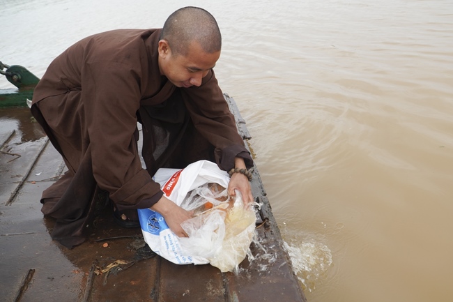 Freeing creatures and Praying for the rebirth in Dong Nai