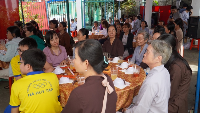 Freeing creatures and Praying for the rebirth in Dong Nai