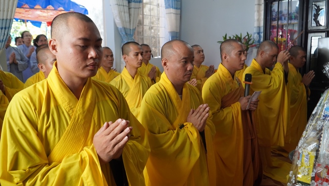 Freeing creatures and Praying for the rebirth in Dong Nai