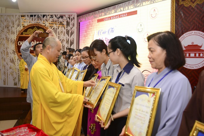 Cuộc thi “Thắp Sáng Đèn Tuệ” – lần II