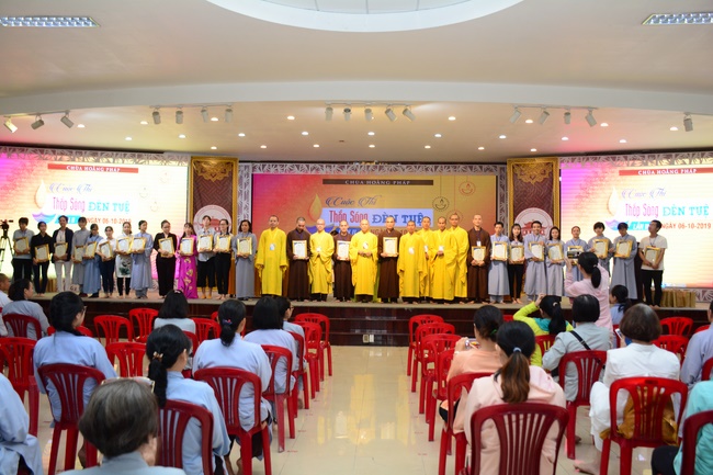 Cuộc thi “Thắp Sáng Đèn Tuệ” – lần II