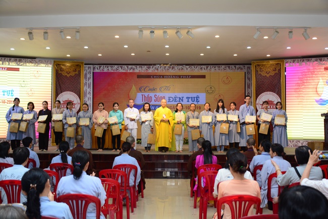 Cuộc thi “Thắp Sáng Đèn Tuệ” – lần II