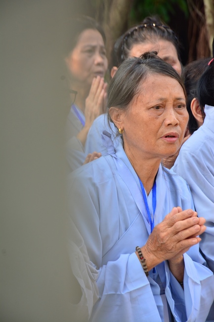 The 3rd day of three day meditating - reciting the Buddha's name at Tay Khanh Pagoda