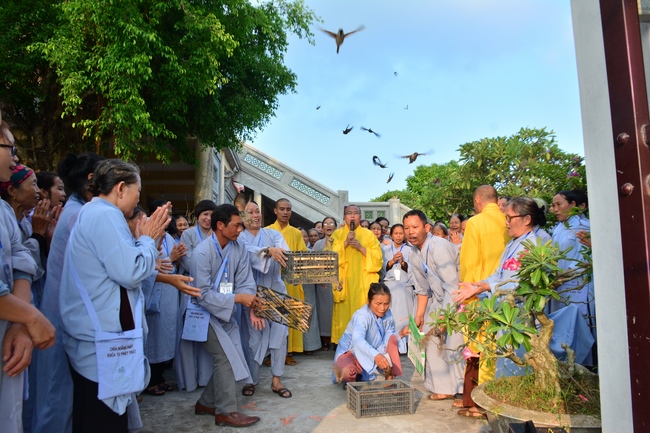 The 3rd day of three day meditating - reciting the Buddha's name at Tay Khanh Pagoda