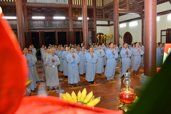 The 3rd day of three day meditating - reciting the Buddha's name at Tay Khanh Pagoda