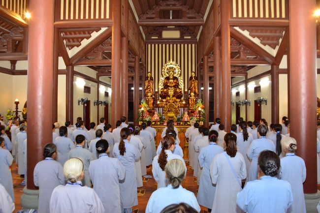 The 3rd day of three day meditating - reciting the Buddha's name at Tay Khanh Pagoda