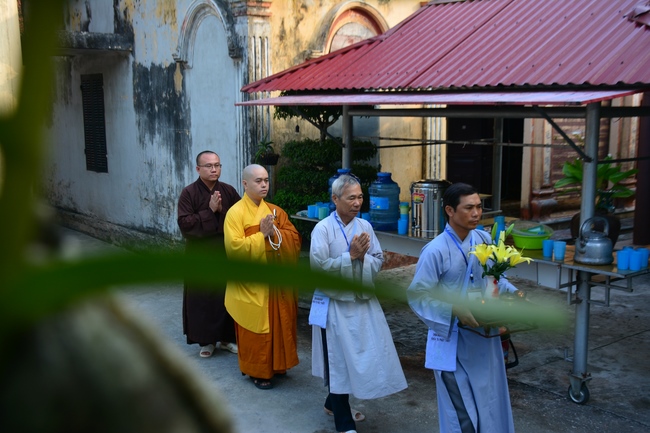The 3rd day of three day meditating - reciting the Buddha's name at Tay Khanh Pagoda