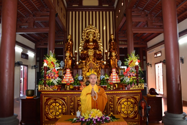 The 3rd day of three day meditating - reciting the Buddha's name at Tay Khanh Pagoda