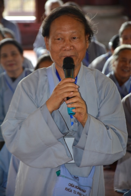 The 3rd day of three day meditating - reciting the Buddha's name at Tay Khanh Pagoda