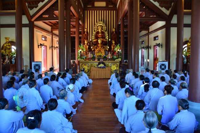 The 3rd day of three day meditating - reciting the Buddha's name at Tay Khanh Pagoda