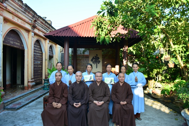 The 3rd day of three day meditating - reciting the Buddha's name at Tay Khanh Pagoda