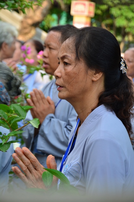 The 3rd day of three day meditating - reciting the Buddha's name at Tay Khanh Pagoda