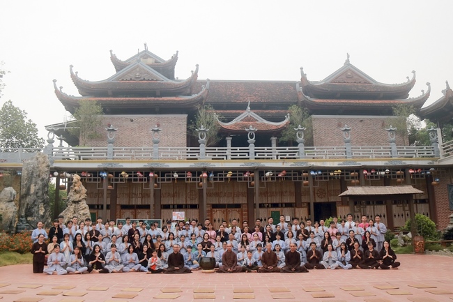 The retreat of Tea Meditation: Comeback to listening” at Hoa Phuc Pagoda.
