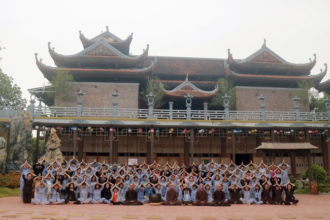 The retreat of Tea Meditation: Comeback to listening” at Hoa Phuc Pagoda.
